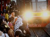 Perjalanan KRL Bertambah Mulai 1 Juni 2014