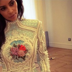 Mengintip Gaun Resepsi Pernikahan Kim Kardashian