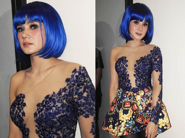 Sexy..Mulan Jameela Pakai Baju Menerawang