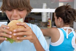 Benarkah Konsumsi Terlalu Banyak Bumbu Penyedap Merusak Jaringan Otak Anak?