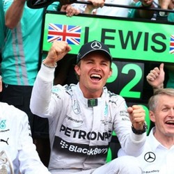 Rosberg Puas Hentikan Momentum Hamilton
