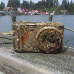 Tenggelam 2 Tahun, Kamera Ini Masih Awet Simpan Foto