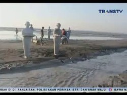 8 Tahun Lapindo, Seniman Tegal Tancapkan Patung Simbol Korban