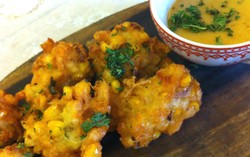 Mau Ngemil Perkedel Jagung Gurih Renyah? Bikin Saja dengan 4 Langkah Mudah Ini!