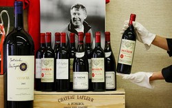 Satu Botol Wine Milik Alex Ferguson Dilelang 1.8 Miliar Rupiah di Hong Kong