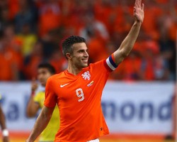 Van Persie Bidik 100 Caps bersama Belanda