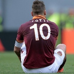 Totti Bicara soal Kemungkinan Pensiun
