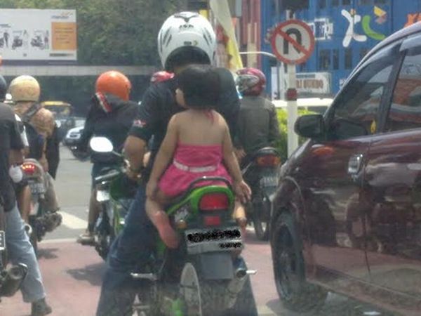 Anak-anak Juga Berhak Punya Helm