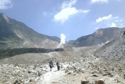 Long Weekend Naik Gunung Papandayan, Kenapa Tidak?