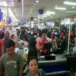 Ini Alasan Carrefour Gelar Midnight Sale Dadakan
