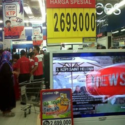 TV 32 Inci Terjual 5 Unit Dalam 1 Menit di Midnight Sale Carrefour