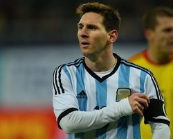 Argentina Harus Bantu Messi