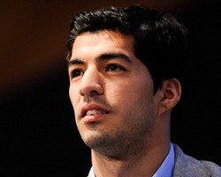 Terkait Kondisi Suarez, Cavani Harap-harap Cemas