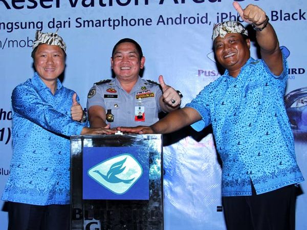 Peresmian Taxi Mobile Reservation Blue Bird