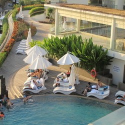 Selain Rupiah, Ini Alasan Hotel Mau Terima Transaksi Pakai Dolar