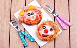 Si Kecil Lebih Bersemangat Sarapan dengan Pizza Roti Ini