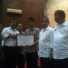 Dari Bandung, Jokowi Teleconference Sapa Relawan di Surabaya dan Bali