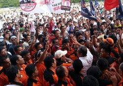 Deklarasi Tim Pemenangan Jokowi-JK di Makassar Ricuh