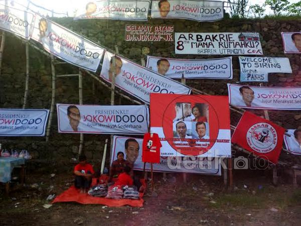 Spanduk Jokowi Hiasi Tanggul Lumpur Lapindo