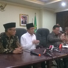 Agung Laksono: Penyelenggaraan Haji Tidak Boleh Terganggu