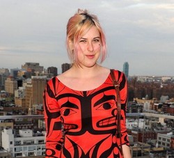 Mengenal Putri Bruce Willis yang Jadi Kontroversi Pasca Kampanye Foto Payudara