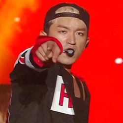 Minwoo Shinhwa Bawakan Growl EXO Versi Seksi di Konser