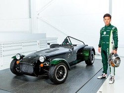 Pebalap FI Jepang Kamui Kobayashi Desain Mobil Caterham