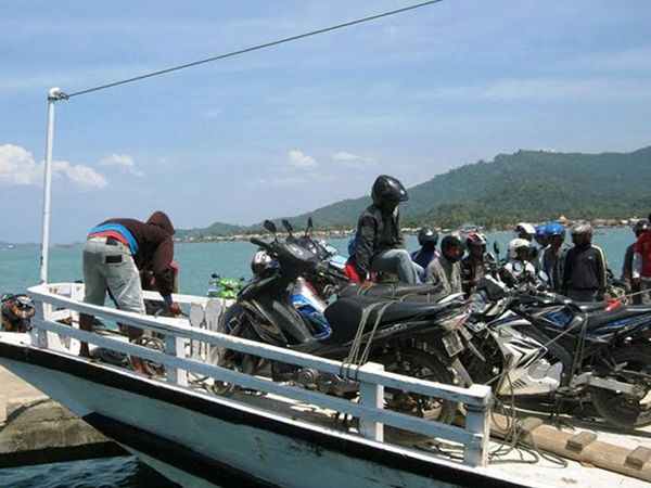 Mengenakan Helm ke Manapun