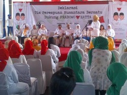 Tim Perempuan Nusantara Bersatu Deklarasi Buat Prabowo - Hatta