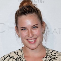 Protes Pada Instagram, Putri Bruce Willis Unggah Foto Topless di Twitter