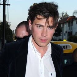 Ini Kata Pengacara Vitalii Sediuk, Pria yang Tonjok Brad Pitt