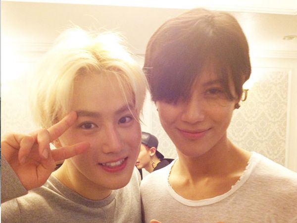 Artis-artis KPop Dukung EXO di Konser The Lost Planet