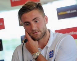 Luke Shaw Diragukan Tampil Lawan Peru