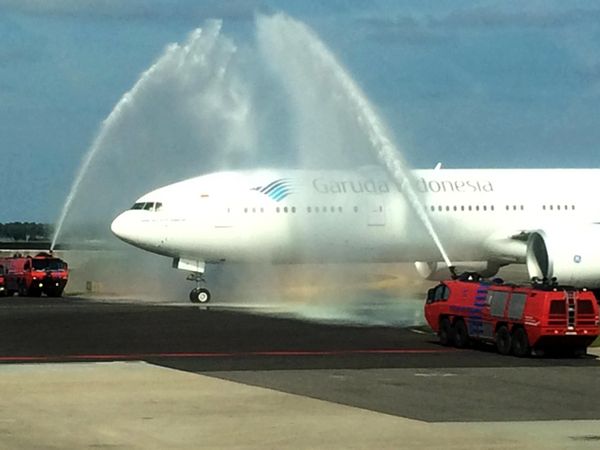 Garuda Terbang 14 Jam Nonstop Jakarta-Amsterdam