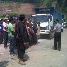 Galian C Ilegal Ditutup Paksa, Puluhan Dump Truk dan Eskavator Disita