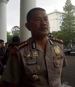 Polisi Pengawal Capres-Cawapres di Bandung Berbekal Rompi Antipeluru