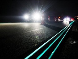Marka Jalan Glow in The Dark Mulai Diuji Coba