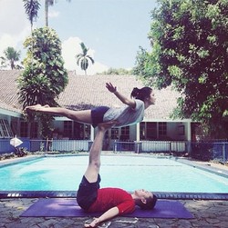 6 Manfaat Acroyoga untuk Wanita, Melatih Otot Hingga Kencangkan Miss V