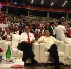 Dahlan Iskan Ikut Marawisan Bernyanyi Dukung Jokowi-JK