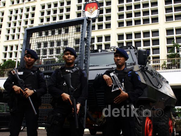 Gedung KPU Dijaga Ketat