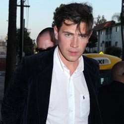 Ini Hukuman untuk Vitalii Sediuk, Pria yang Tonjok Wajah Brad Pitt