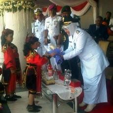 Risma Punya PR Tingkatkan Kualitas SDM Warga Surabaya