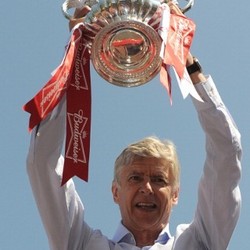 Teken Perpanjangan Kontrak, Wenger di Arsenal Sampai 2017