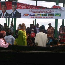 Ratusan Relawan Prabowo-Hatta Deklarasi di Perairan Perbatasan RI-Singapura