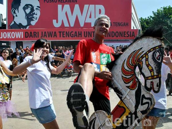 Ganjar Pranowo Main Kuda Lumping