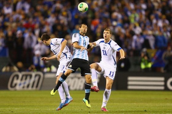 Zabaleta Minta Argentina Waspadai Dzeko dkk