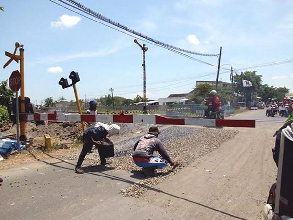 30 Detik Lagi Kereta Lewat Bro!