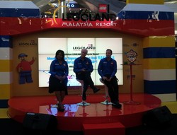 Ada Topeng Barong Raksasa dari LEGO di Mal Kota Kasablanka