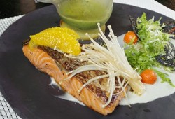 Video Resep: Grilled Salmon with Basil Cream Sauce