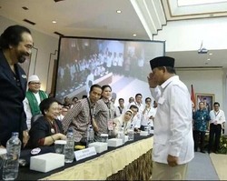 Prabowo Hormat Militer ke Mega, JK: Saya Kira Biasa Aja
